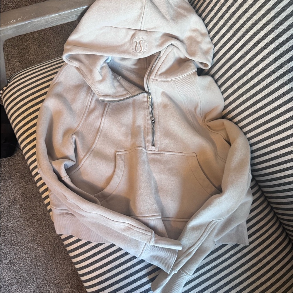 Women's lululemon crew tan scuba M/L